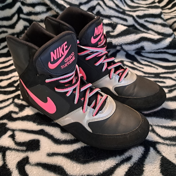 Beautiful EUC, Rare Nike Greco Supreme 2012. Womens Size 9 Shoes. - Picture 3 of 10
